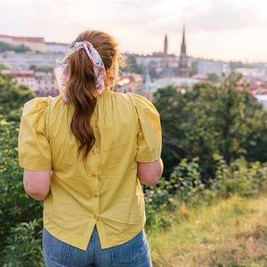 sea button back cotton blouse